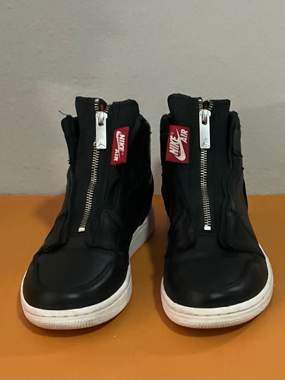 ( Women) Air Jordan 1 Retro High Zip Black Gym Phantom AT0575-006.